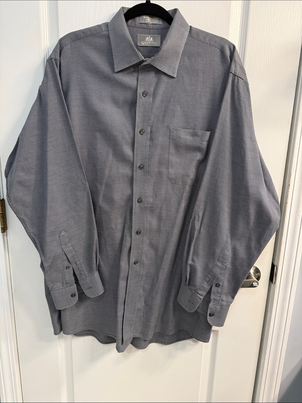 Stafford Men's Long-Sleeve Dress Shirt - Charcoal Gray